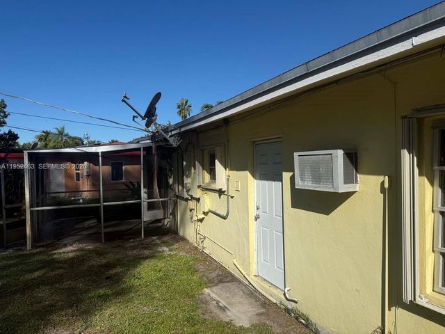 1870 NE 154th Ter, North Miami Beach, FL 33162