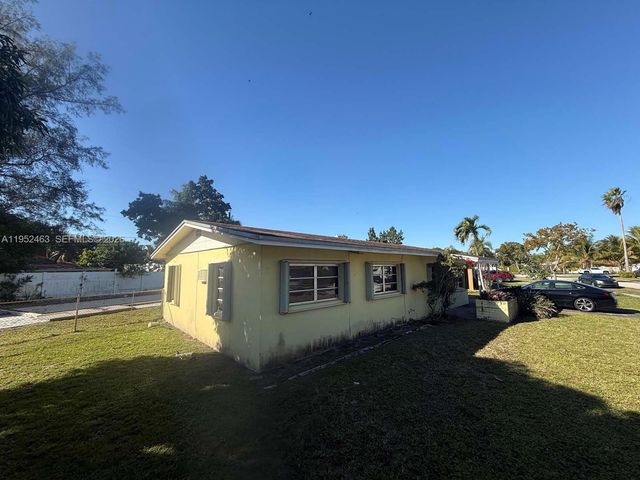 1870 NE 154th Ter, North Miami Beach, FL 33162