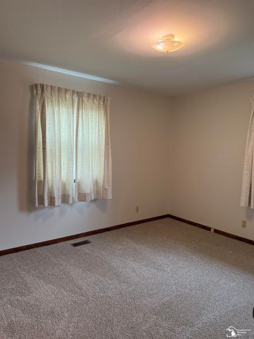 240 Ypsilanti Street, Dundee, MI 48131