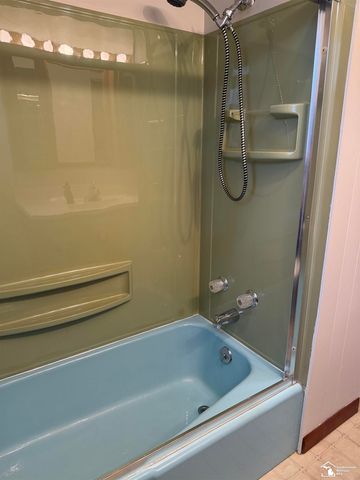 240 Ypsilanti Street, Dundee, MI 48131