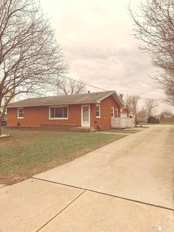 240 Ypsilanti Street, Dundee, MI 48131