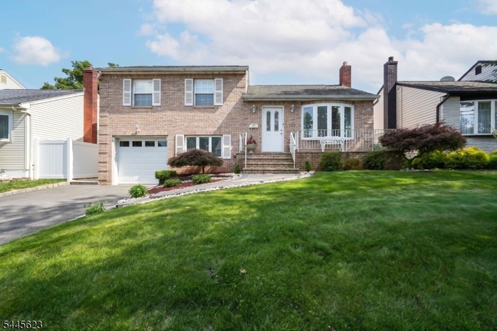 729 Colonial Arms Rd, Union Twp., NJ 07083 — photo 2