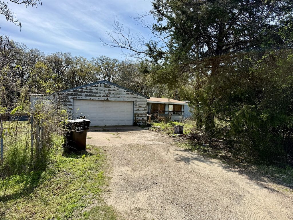 7727 Hollow Court, Terrell, TX 75161