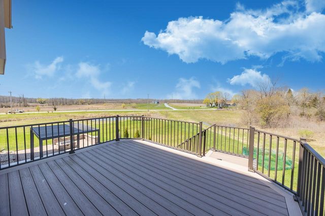 N88W18648 Duke STREET, Menomonee Falls, WI 53051