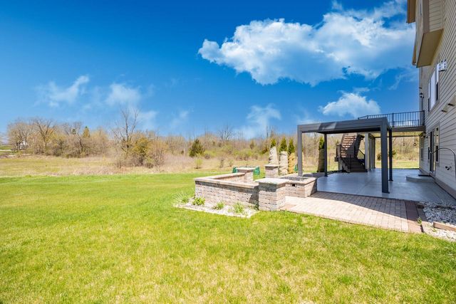 N88W18648 Duke STREET, Menomonee Falls, WI 53051