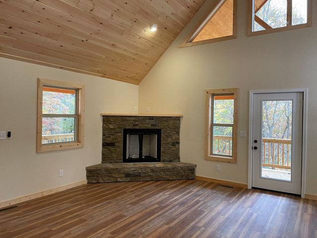 25 Glenn Oak Lane, Hayesville, NC 28904