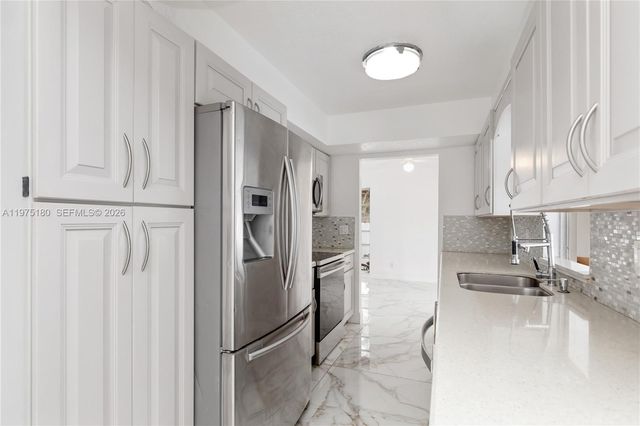 7906 NW 74th Ave, Tamarac, FL 33321