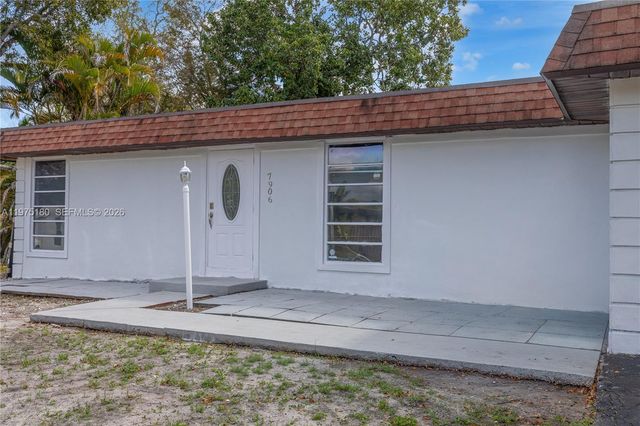 7906 NW 74th Ave, Tamarac, FL 33321