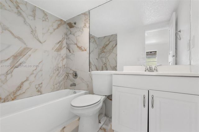 7906 NW 74th Ave, Tamarac, FL 33321