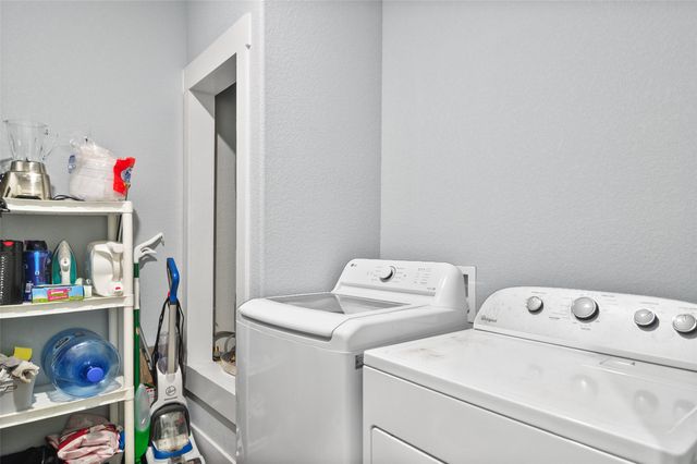 213 W Brown Street, Cleburne, TX 76033