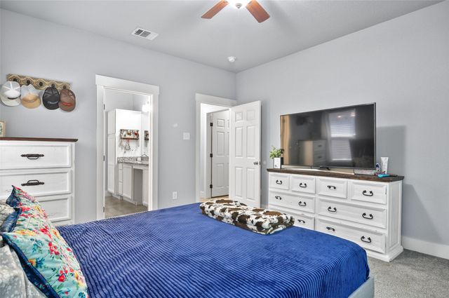 213 W Brown Street, Cleburne, TX 76033