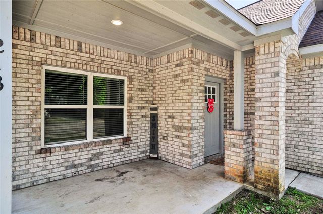 213 W Brown Street, Cleburne, TX 76033