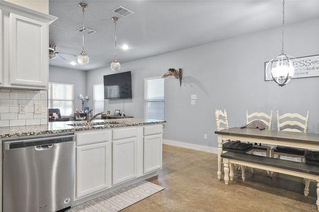 213 W Brown Street, Cleburne, TX 76033
