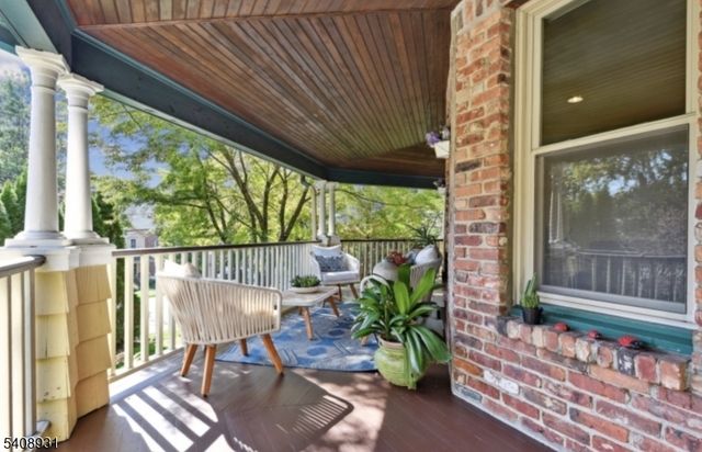 425 Wyoming Ave, Millburn Twp., NJ 07041