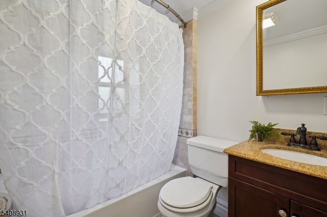 425 Wyoming Ave, Millburn Twp., NJ 07041