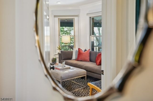 425 Wyoming Ave, Millburn Twp., NJ 07041