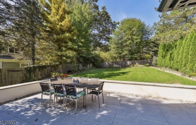 425 Wyoming Ave, Millburn Twp., NJ 07041