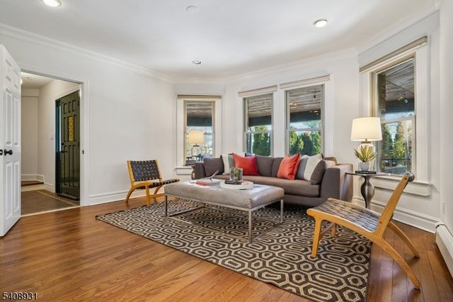 425 Wyoming Ave, Millburn Twp., NJ 07041