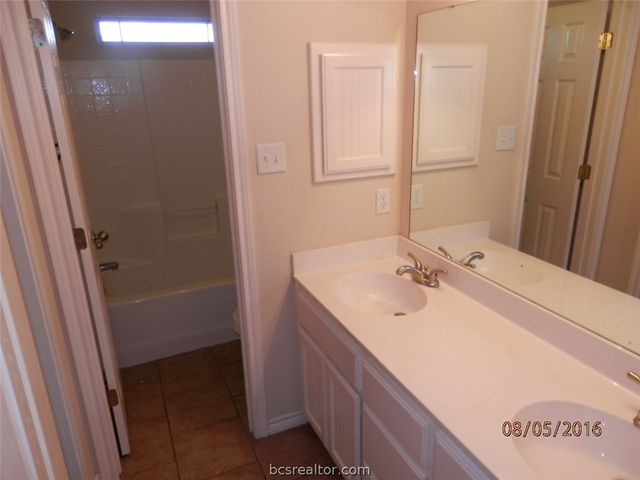 920 Crystal Dove, College Station, TX 77845
