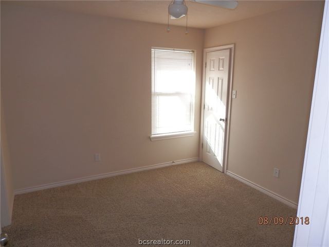 920 Crystal Dove, College Station, TX 77845