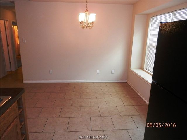 920 Crystal Dove, College Station, TX 77845