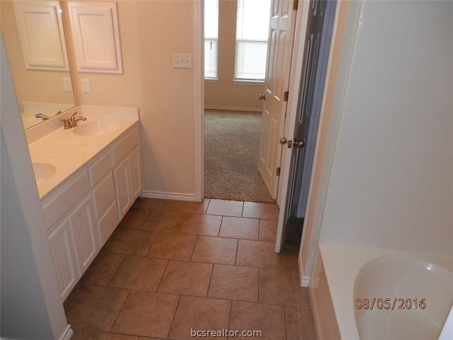 920 Crystal Dove, College Station, TX 77845