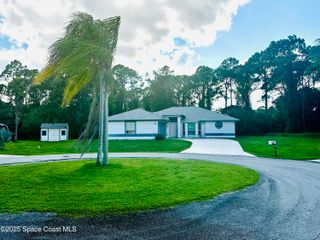 298 Dobbins Road NW, Palm Bay, FL 32907