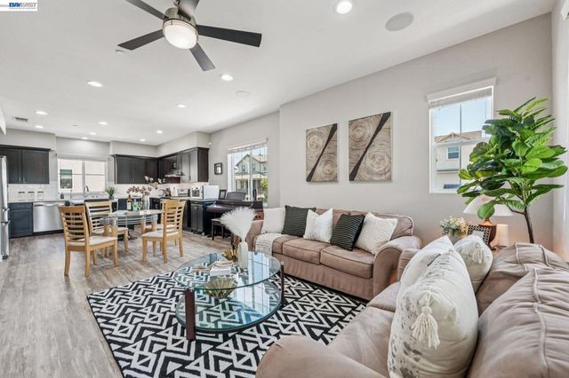 8550 Boardwalk Way, Newark, CA 94560
