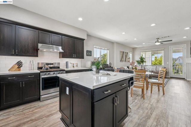 8550 Boardwalk Way, Newark, CA 94560