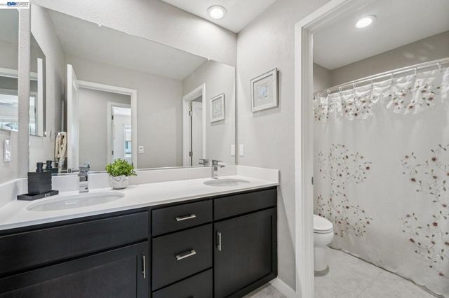 8550 Boardwalk Way, Newark, CA 94560