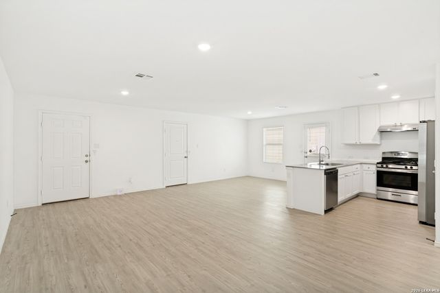 7218 Ox, San Antonio, TX 78252