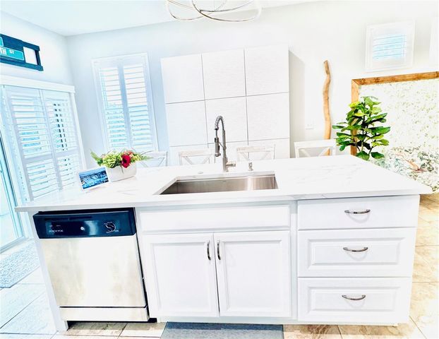 2602 W NASSAU STREET, Tampa, FL 33607