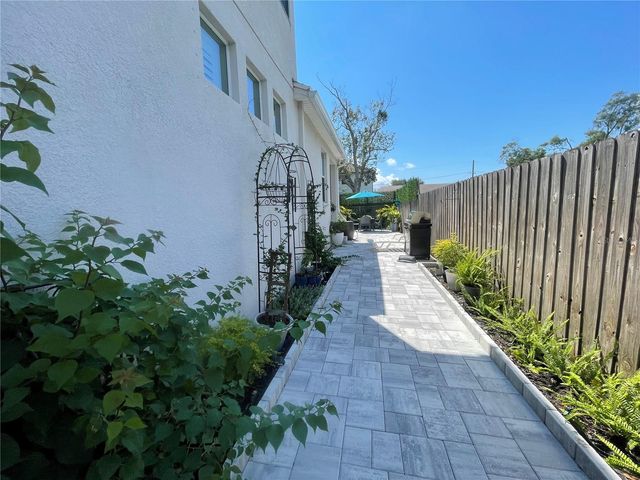 2602 W NASSAU STREET, Tampa, FL 33607