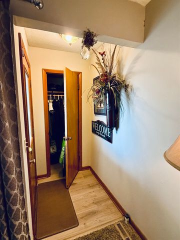 603 S Longfellow St, Wichita, KS 67207