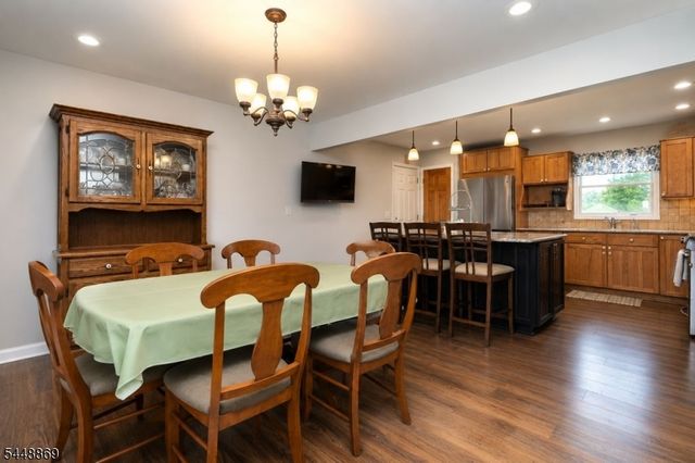4 Blue Grass Dr, Ewing Twp., NJ 08638