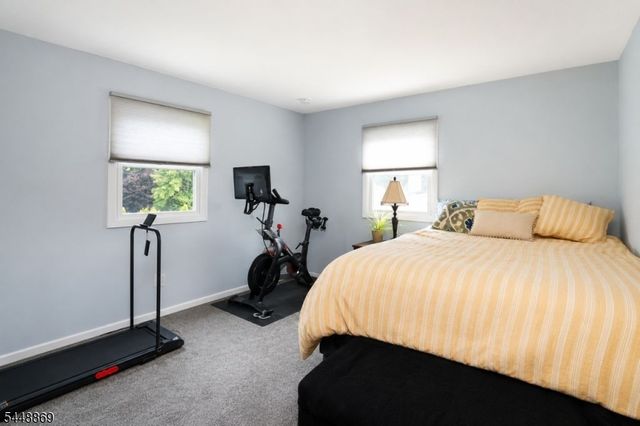 4 Blue Grass Dr, Ewing Twp., NJ 08638