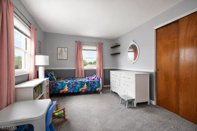 4 Blue Grass Dr, Ewing Twp., NJ 08638
