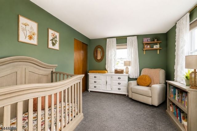 4 Blue Grass Dr, Ewing Twp., NJ 08638