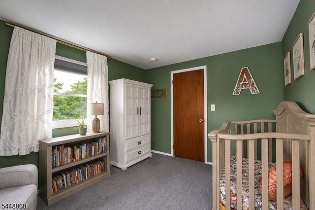 4 Blue Grass Dr, Ewing Twp., NJ 08638