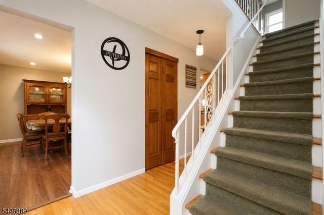 4 Blue Grass Dr, Ewing Twp., NJ 08638