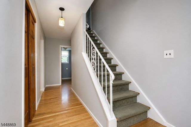 4 Blue Grass Dr, Ewing Twp., NJ 08638