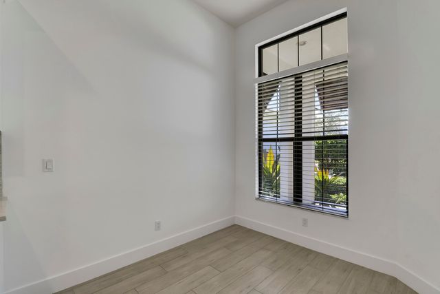 5619 Delacroix Terrace, Palm Beach Gardens, FL 33418