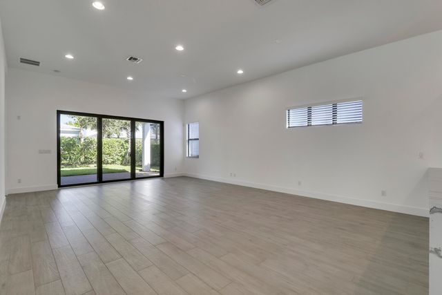 5619 Delacroix Terrace, Palm Beach Gardens, FL 33418