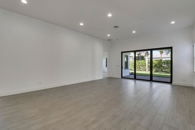 5619 Delacroix Terrace, Palm Beach Gardens, FL 33418