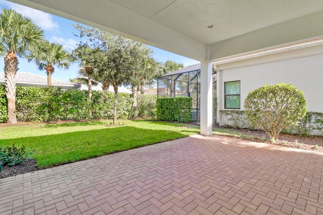 5619 Delacroix Terrace, Palm Beach Gardens, FL 33418