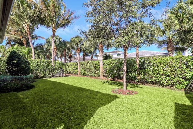 5619 Delacroix Terrace, Palm Beach Gardens, FL 33418