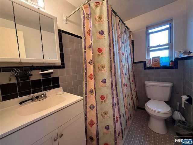 429 Plateau Avenue A, Fort Lee, NJ 07024