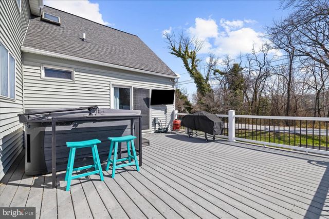 1217 VALLEY RD, Pasadena, MD 21122