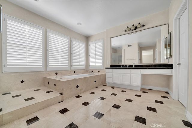 33 Arbusto, Irvine, CA 92606