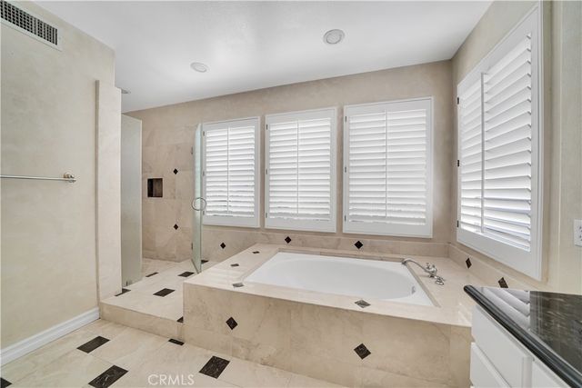 33 Arbusto, Irvine, CA 92606